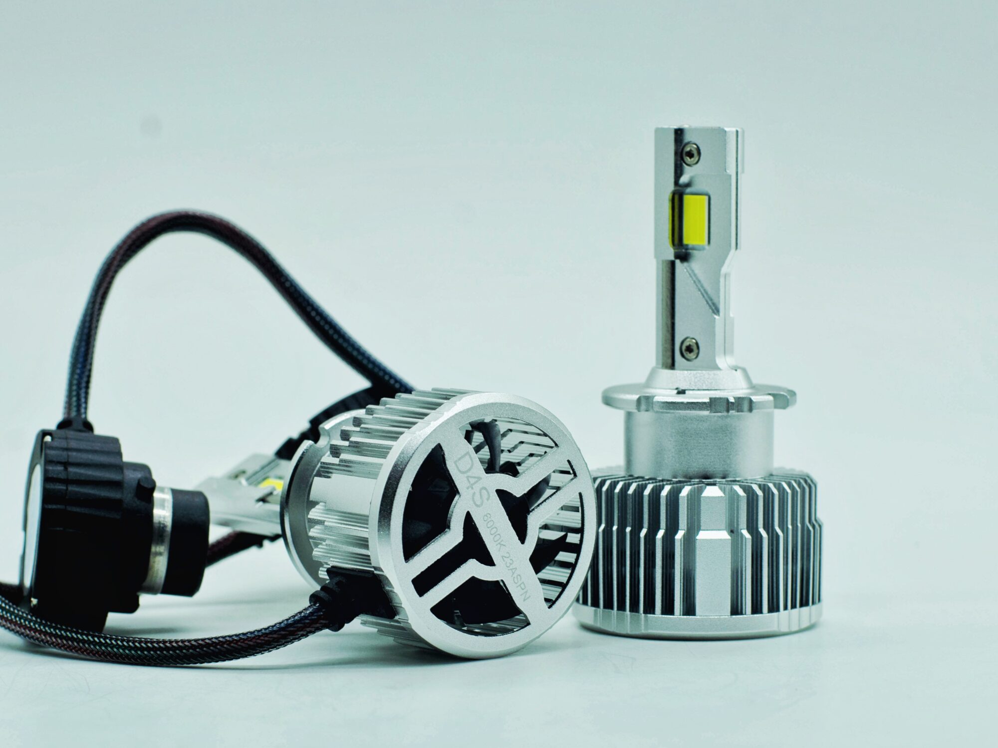 Bóng LED chân D cho xe sang